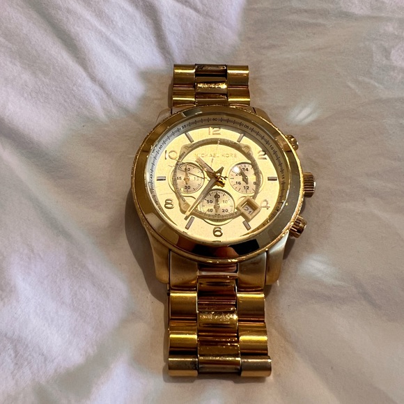 Michael Kors gold watch. (Battery needs replacement) - Picture 2 of 3
